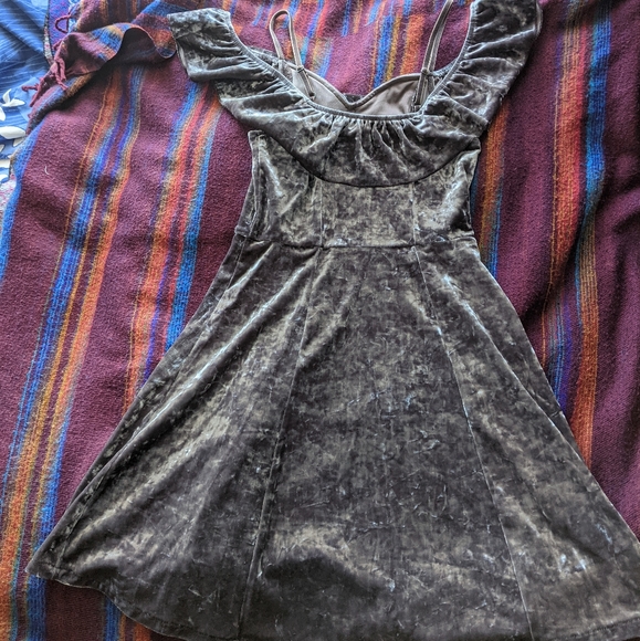 American Eagle Velvet Off Shoulder Dress - Picture 5 of 5